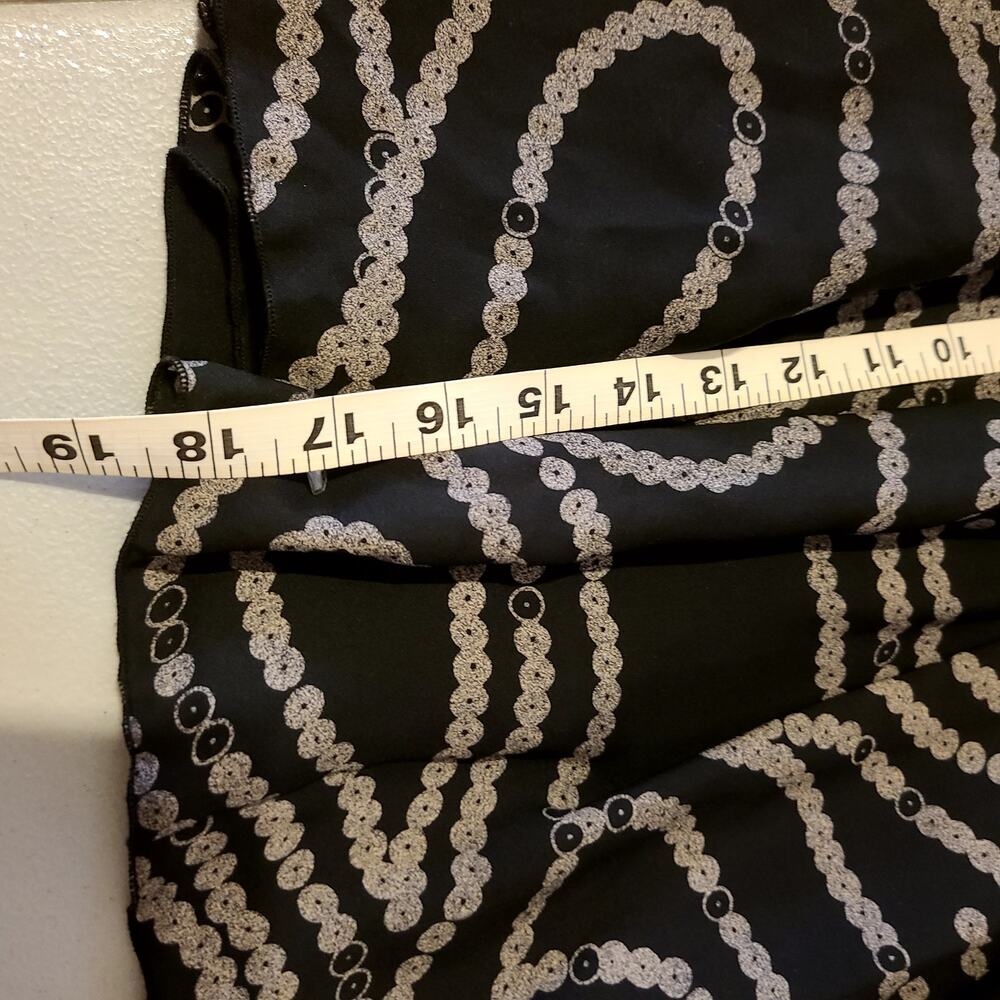 Banana Republic Womens Skirt Sz 4 Black Cream 100% Silk Flowing Abstract Boho - Picture 9 of 12